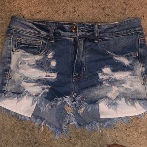 AMERICAN EAGLE distressed shorts